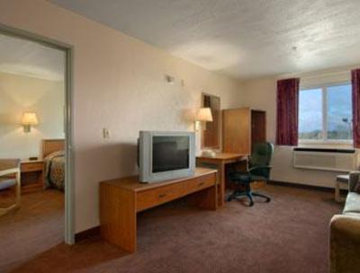 фото отеля Super 8 Ferndale Bellingham Area