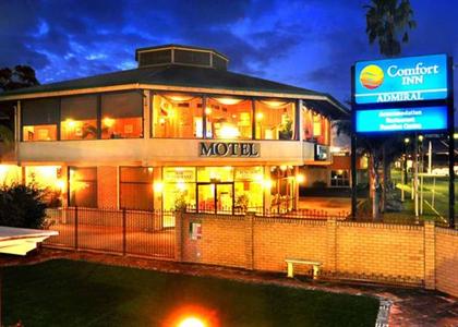 фото отеля Comfort Inn Admiral