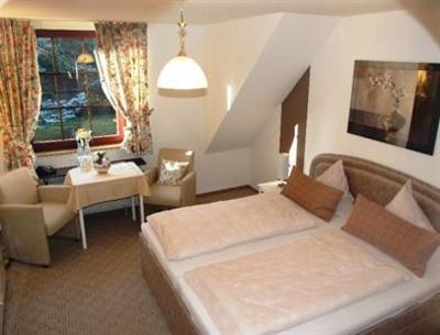 фото отеля Landhaushotel Bad Munstereifel