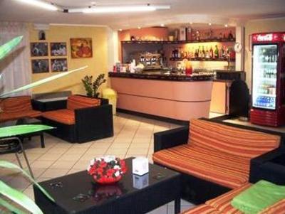 фото отеля HalfMoon Hotel