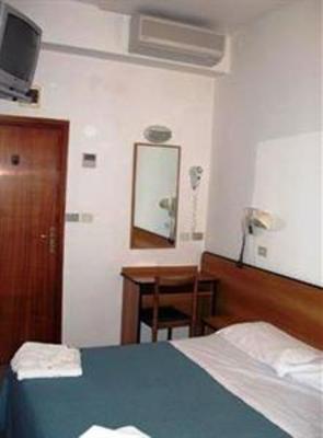 фото отеля HalfMoon Hotel