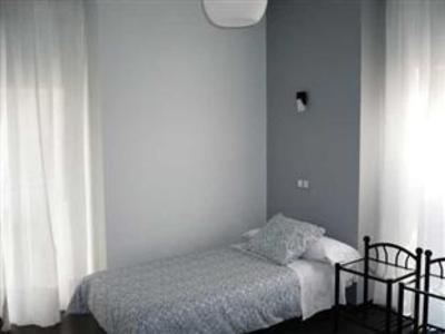 фото отеля Hostal Cibeles