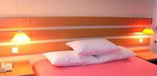 фото отеля Home Inn Yancheng Wanghai West Road