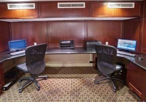 фото отеля Clarion Collection Hotel Arlington Court Suites