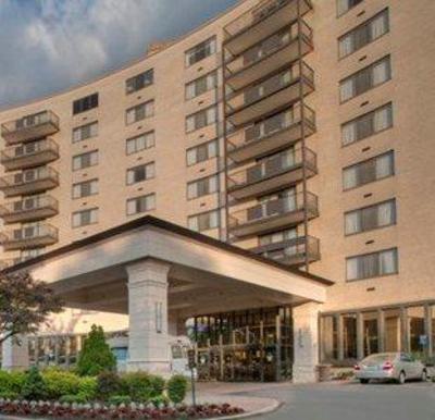 фото отеля Clarion Collection Hotel Arlington Court Suites