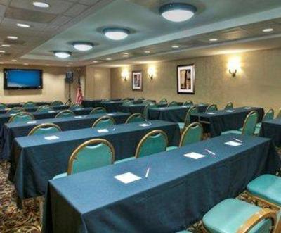 фото отеля Clarion Collection Hotel Arlington Court Suites