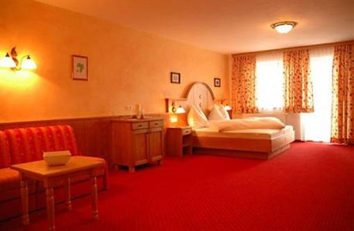 фото отеля Hotel Garni Landhaus Trenkenbach Schladming