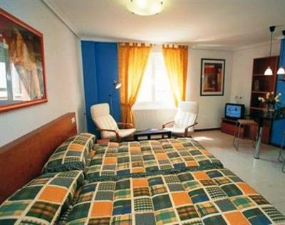 фото отеля Apartamentos San Fermin