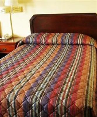 фото отеля Red Carpet Inn Oxford