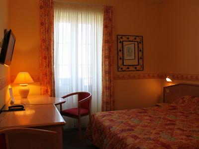 фото отеля Hotel Des Bains Lancieux