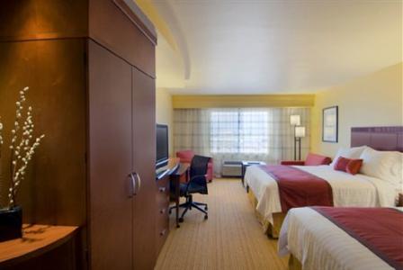 фото отеля Courtyard by Marriott Phoenix West/Avondale