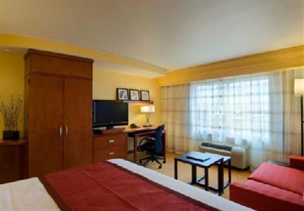 фото отеля Courtyard by Marriott Phoenix West/Avondale