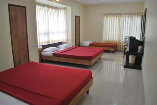 фото отеля Hotel Kuber Inn Shirdi