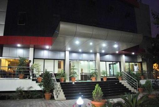 фото отеля Hotel Kuber Inn Shirdi