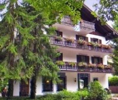 фото отеля Hotel am Rupertuspark