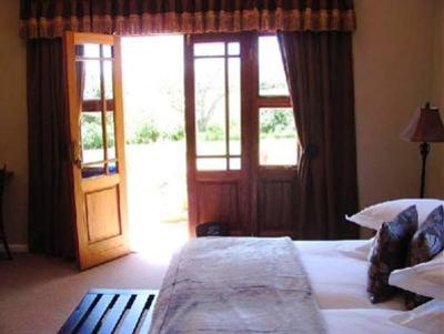 фото отеля Mooiplaas Guesthouse Oudtshoorn