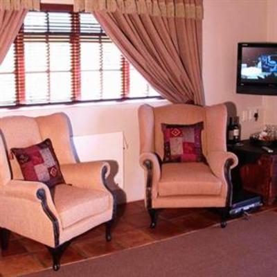 фото отеля Mooiplaas Guesthouse Oudtshoorn