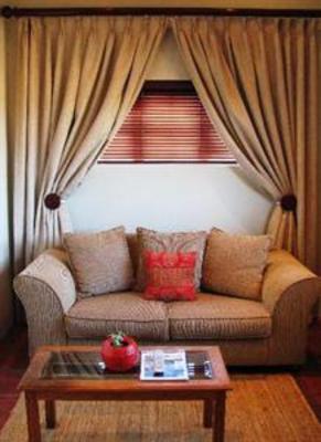 фото отеля Mooiplaas Guesthouse Oudtshoorn