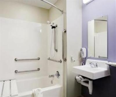 фото отеля Microtel Inn & Suites North Canton