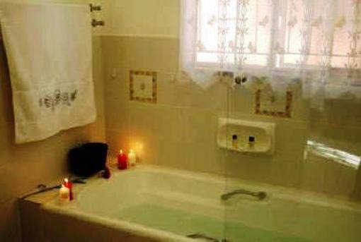 фото отеля Linga Longa Guest House Kempton Park