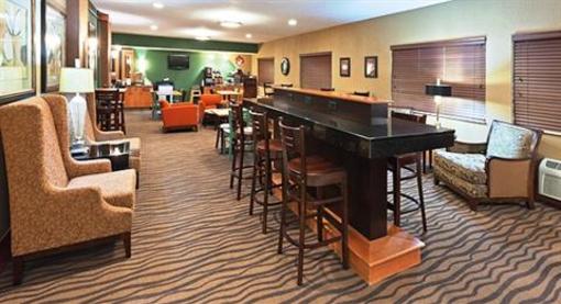 фото отеля AmericInn Topeka
