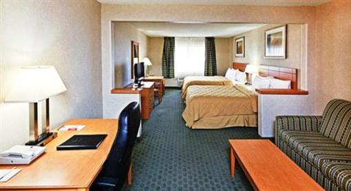 фото отеля AmericInn Topeka