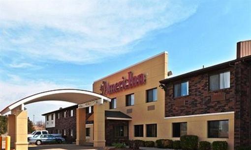 фото отеля AmericInn Topeka