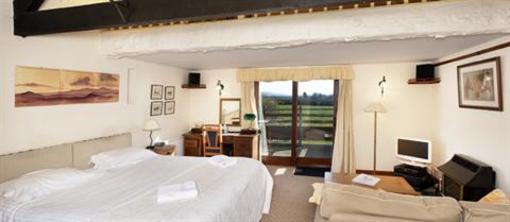 фото отеля Sampsons Farm Country Hotel Newton Abbot