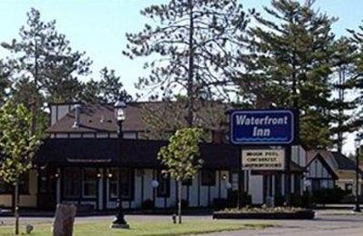 фото отеля Waterfront Inn Mackinaw City