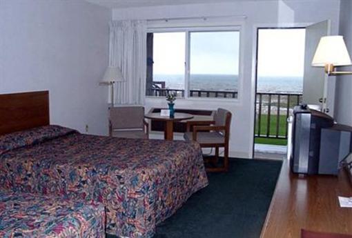 фото отеля Waterfront Inn Mackinaw City
