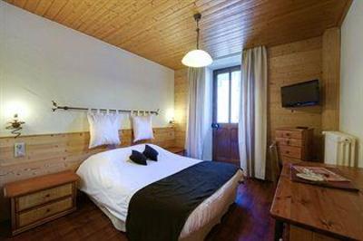 фото отеля Hotel Du Commerce Thones