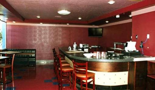 фото отеля River Inn - Redding