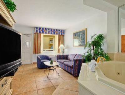 фото отеля Mainsail Inn & Suites
