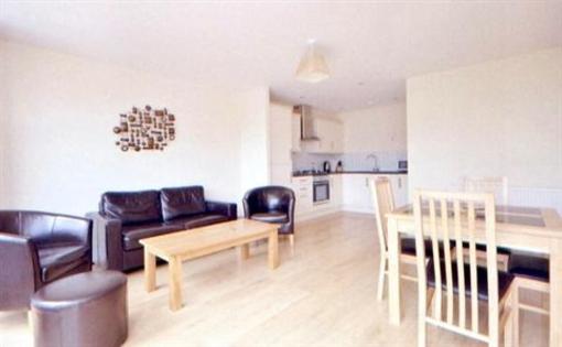 фото отеля Lodge Drive Apartments London