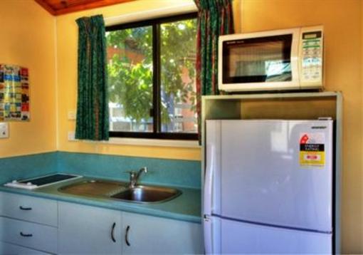 фото отеля Discovery Holiday Parks Cabins Lake Maraboon Emerald Gindie