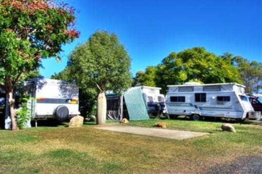 фото отеля Discovery Holiday Parks Cabins Lake Maraboon Emerald Gindie
