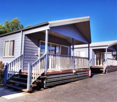 фото отеля Discovery Holiday Parks Cabins Lake Maraboon Emerald Gindie