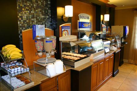 фото отеля Holiday Inn Express Hotel & Suites Bluffton@Hilton Head