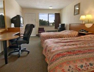 фото отеля Super 8 Motel Spring