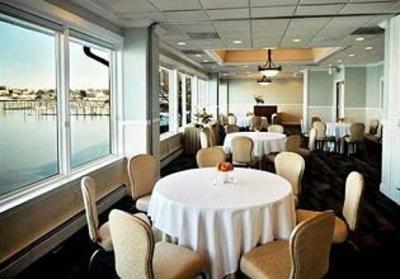 фото отеля Oyster Point Hotel