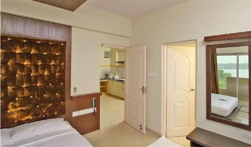 фото отеля Chalet Lake City
