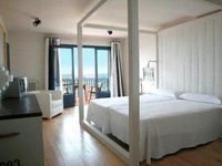 Hotel Trias