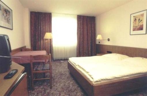 фото отеля Enjoyhotel Garni Korntal