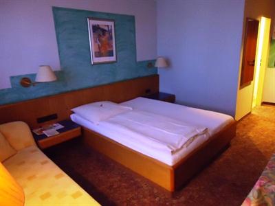 фото отеля Enjoyhotel Garni Korntal