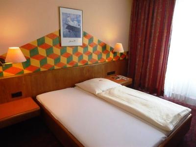 фото отеля Enjoyhotel Garni Korntal