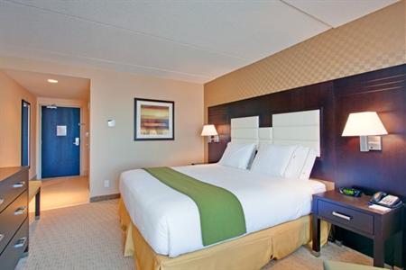 фото отеля Holiday Inn Express Hotel & Suites Nepean East Ottawa