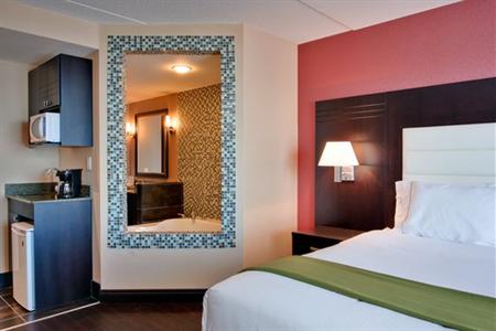 фото отеля Holiday Inn Express Hotel & Suites Nepean East Ottawa