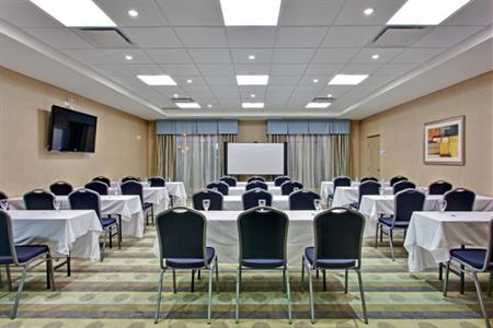 фото отеля Holiday Inn Express Hotel & Suites Nepean East Ottawa