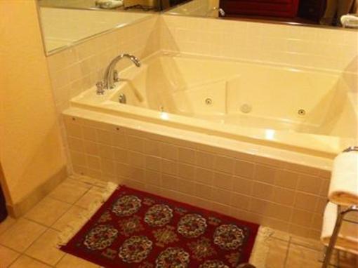 фото отеля Country Hearth Inn Harrodsburg