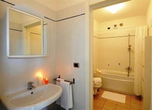 фото отеля Residence Porto Letizia Porlezza
